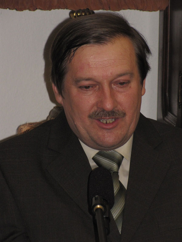 következő