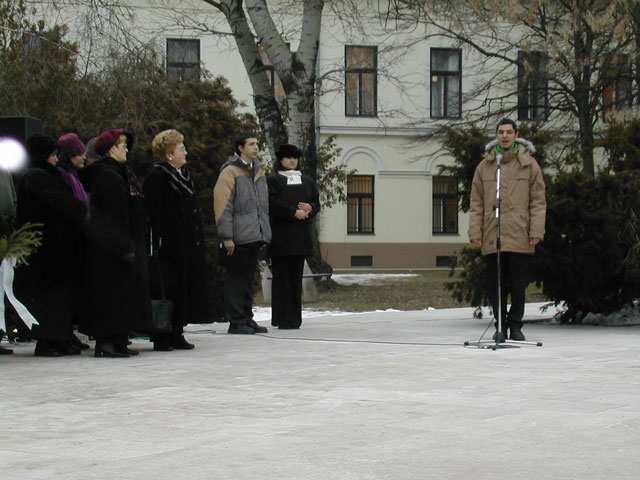 következő