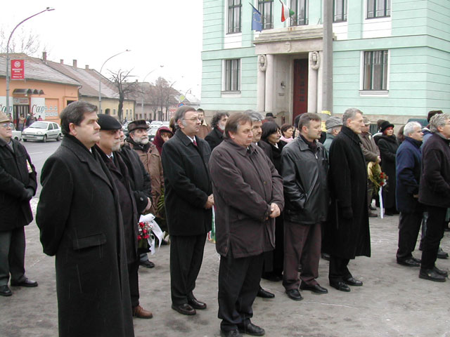 következő