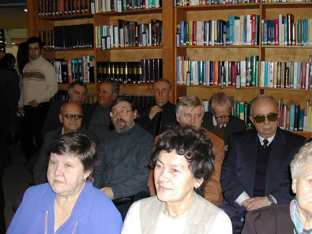 következő