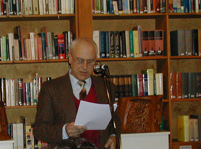 következő