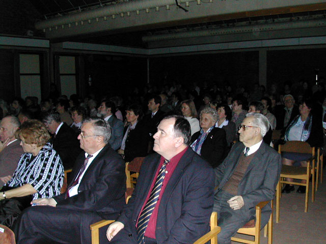 következő