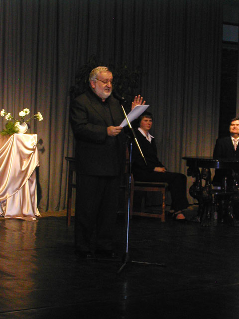 következő
