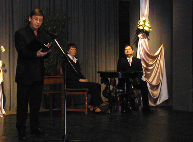 következő