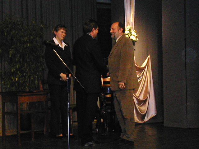 következő
