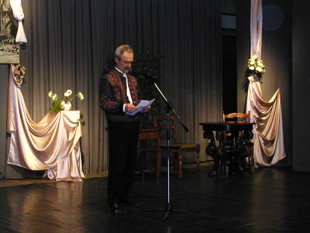 következő