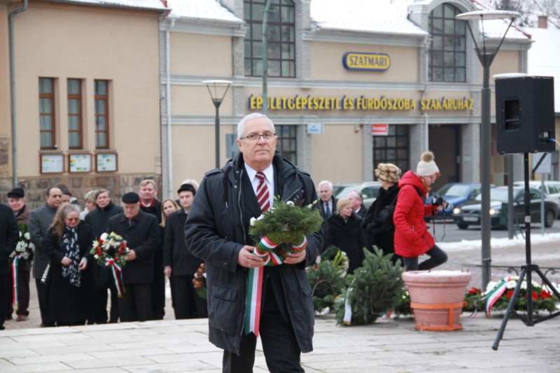következő