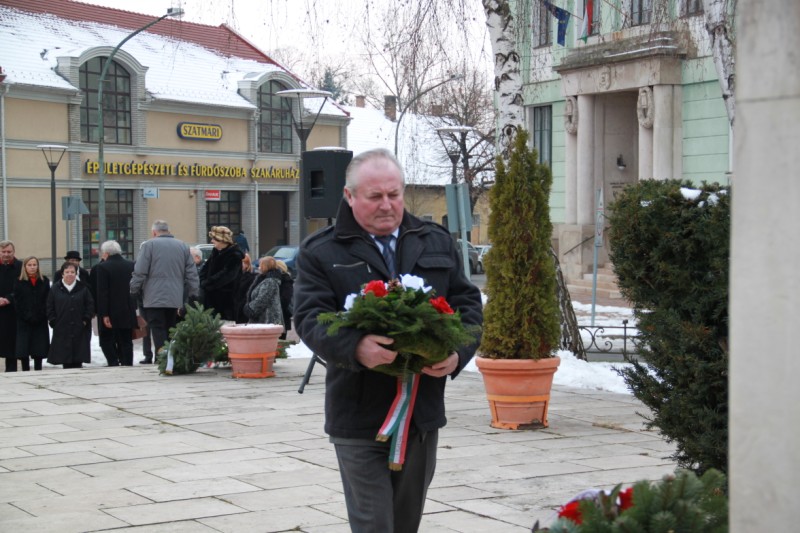 következő