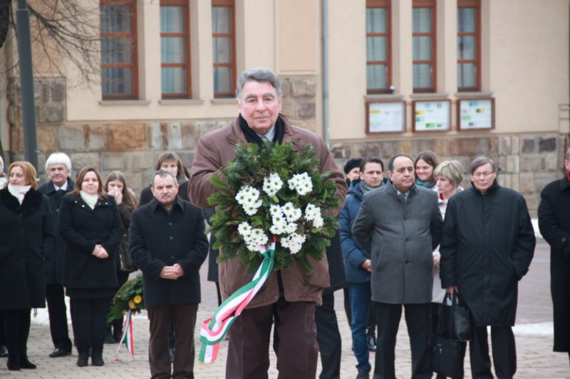 következő