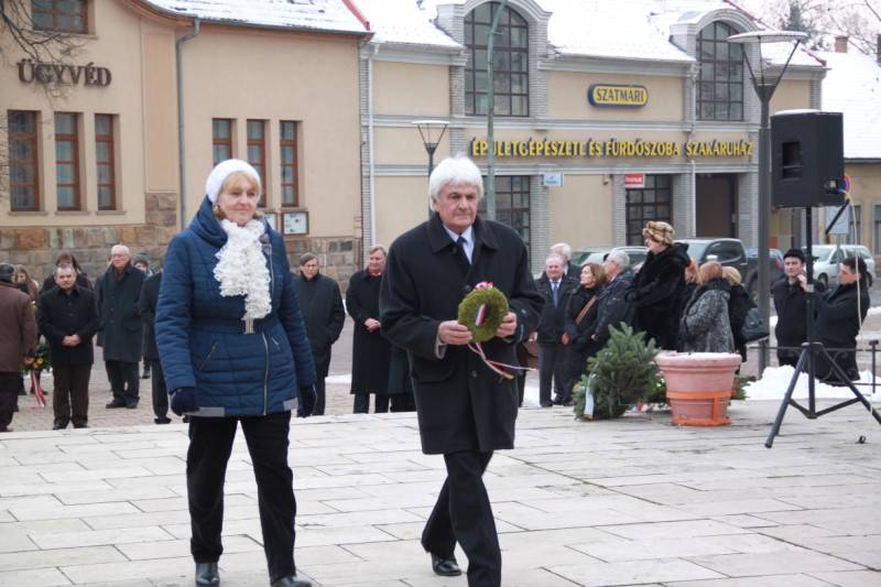 következő