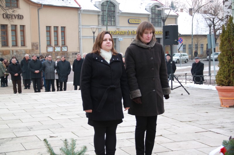 következő