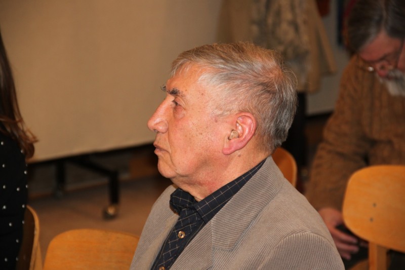következő