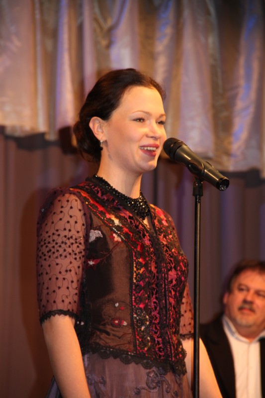 következő
