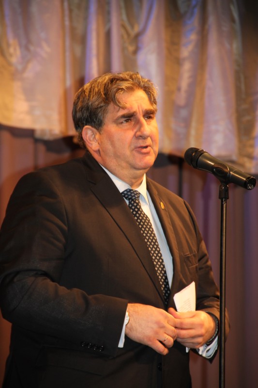 következő