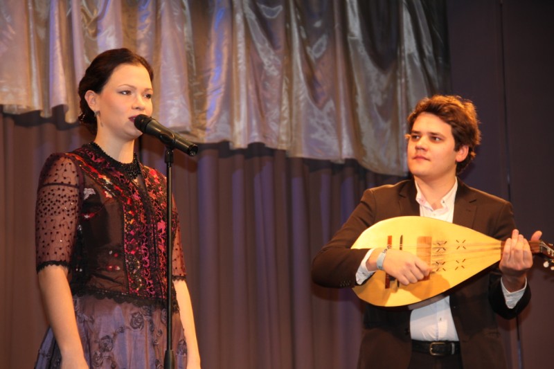 következő