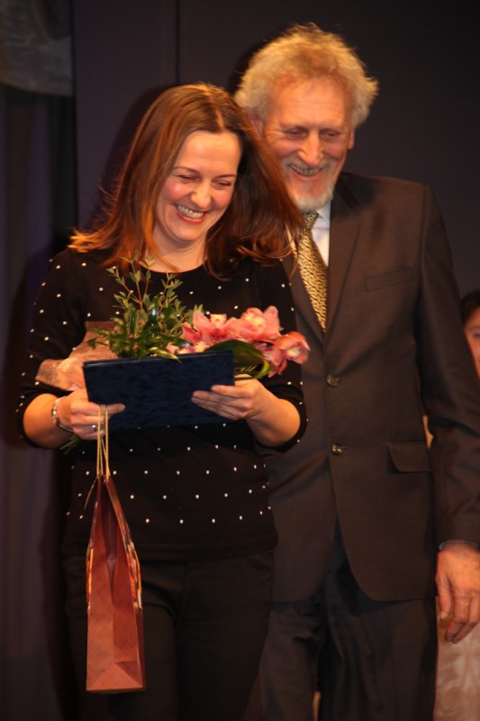 következő