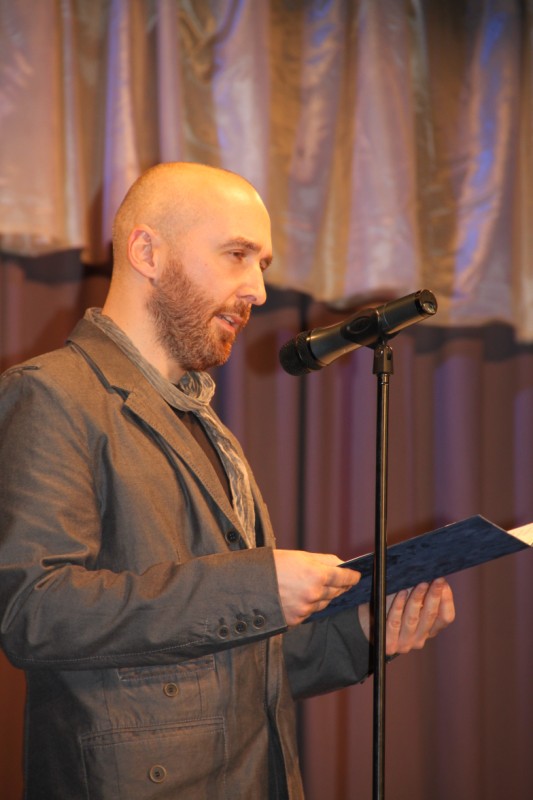 következő