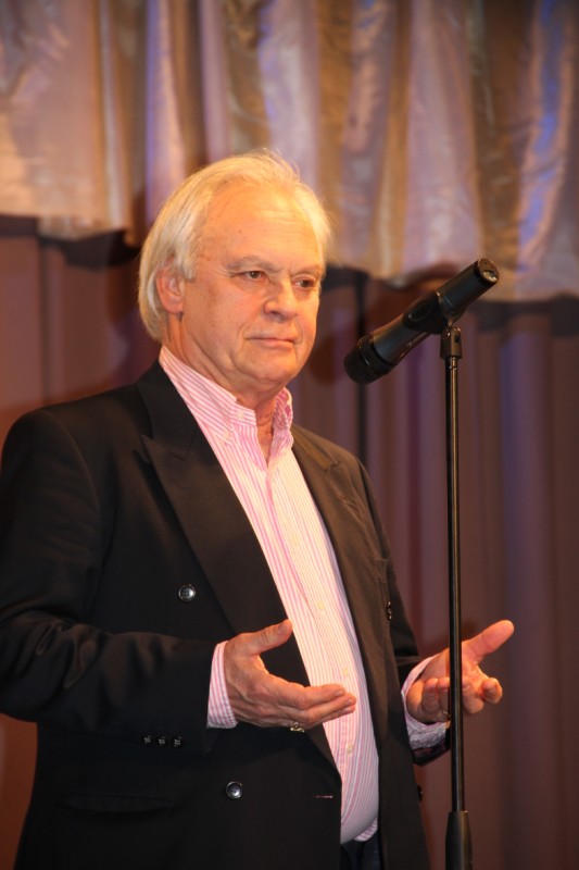 következő