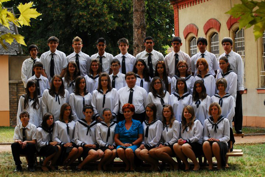 következő