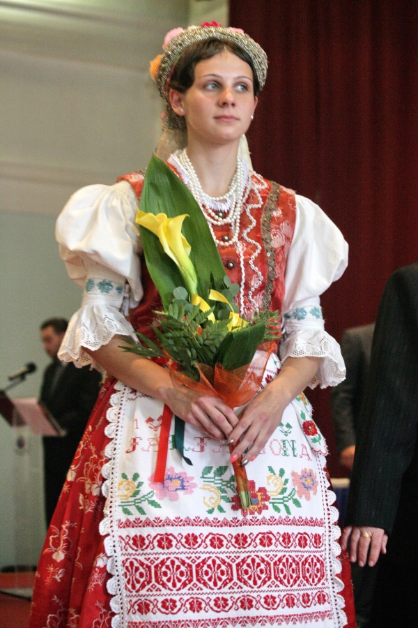 következő