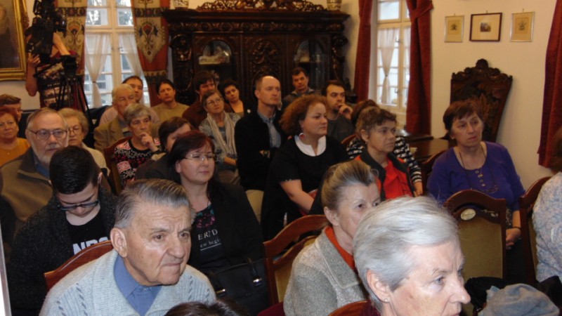 következő