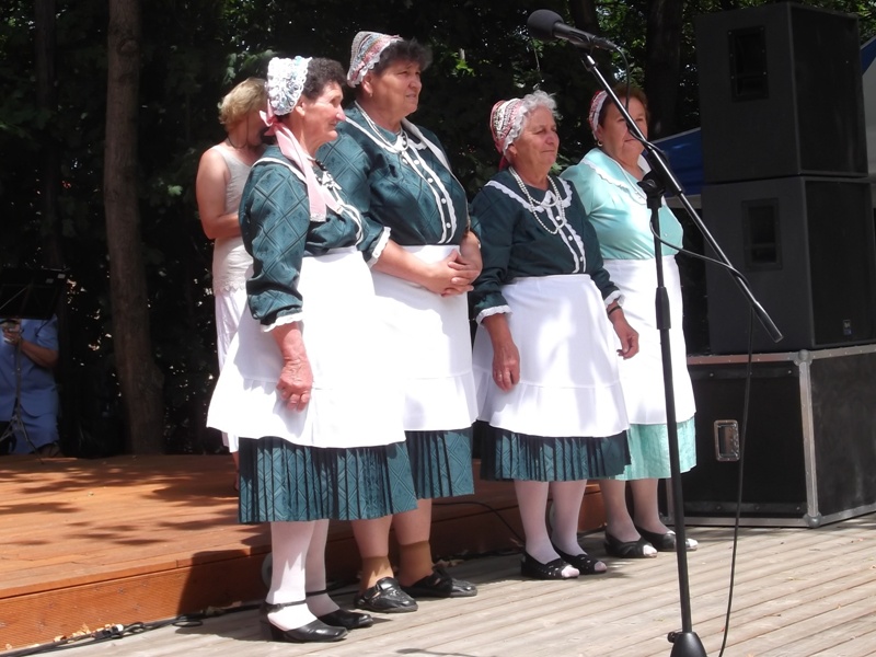következő