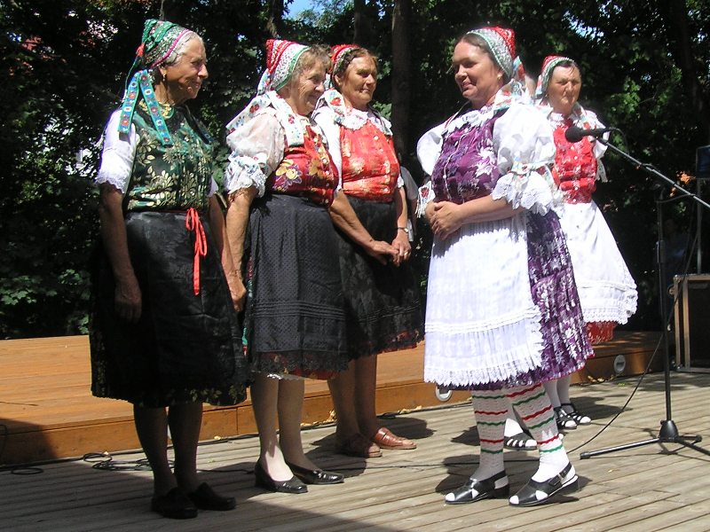 következő