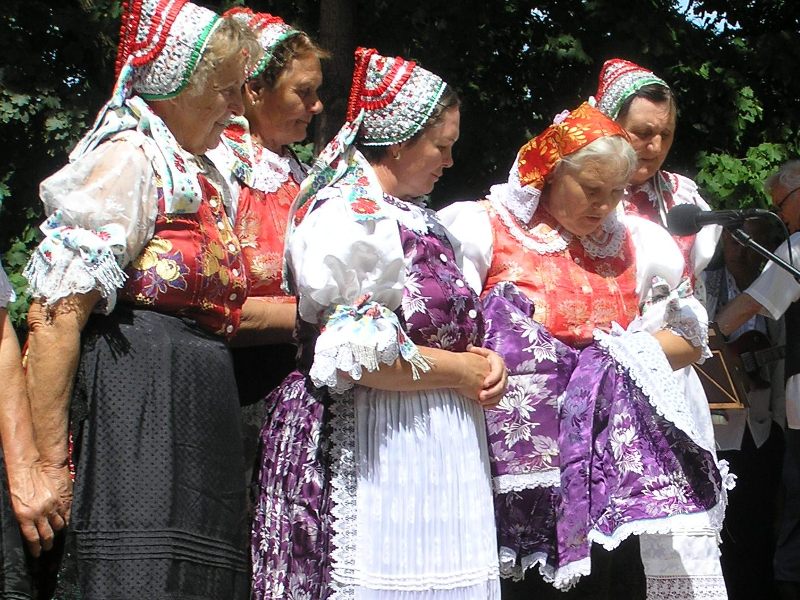 következő