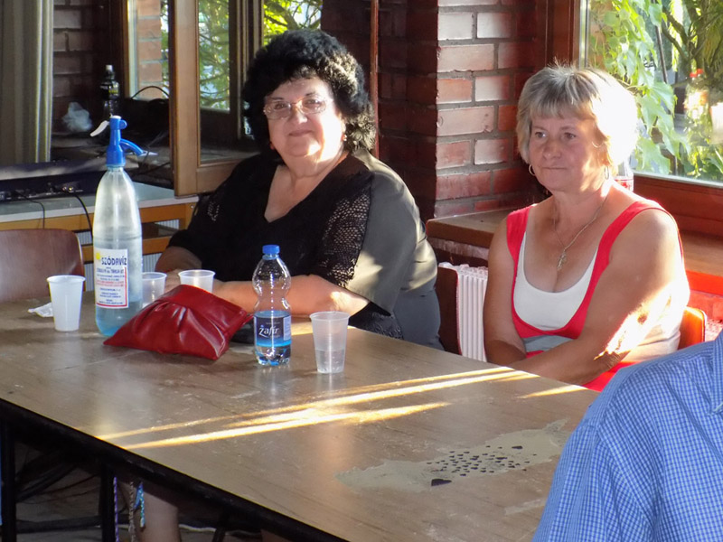 következő