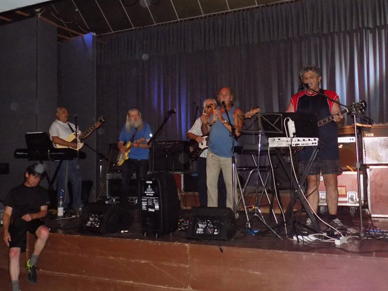 következő