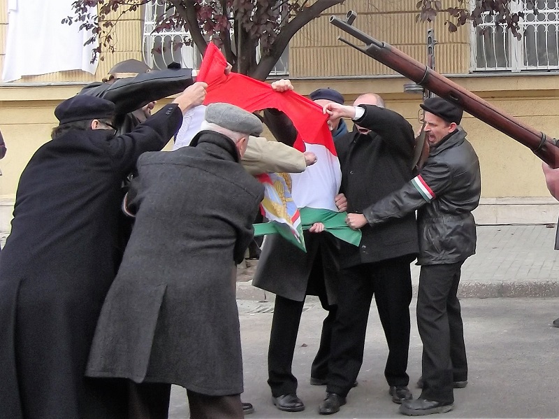 következő