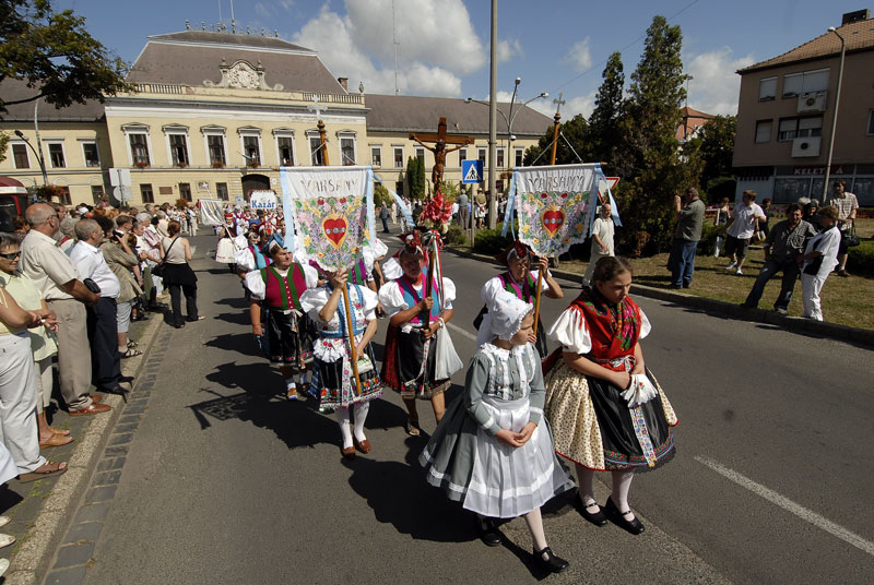 következő