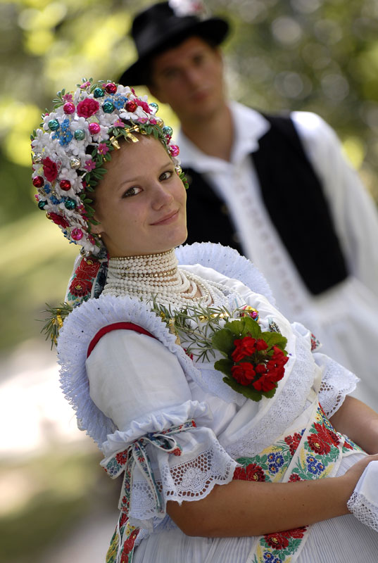 következő