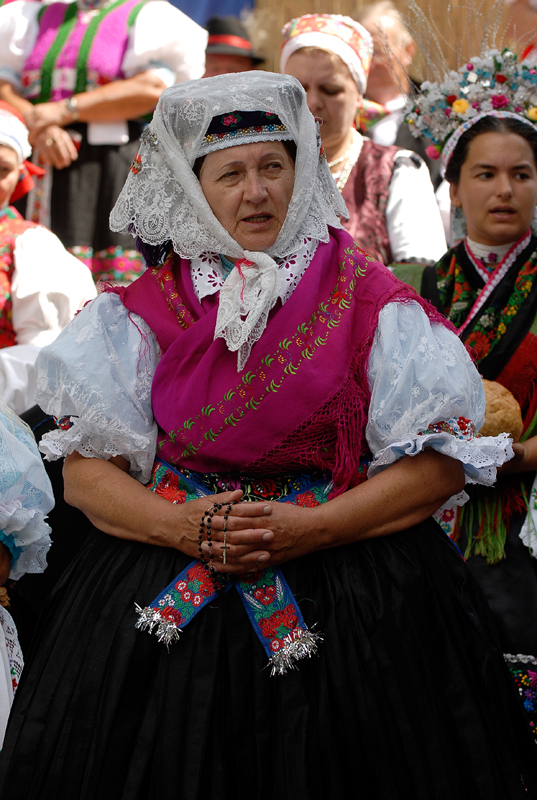 következő