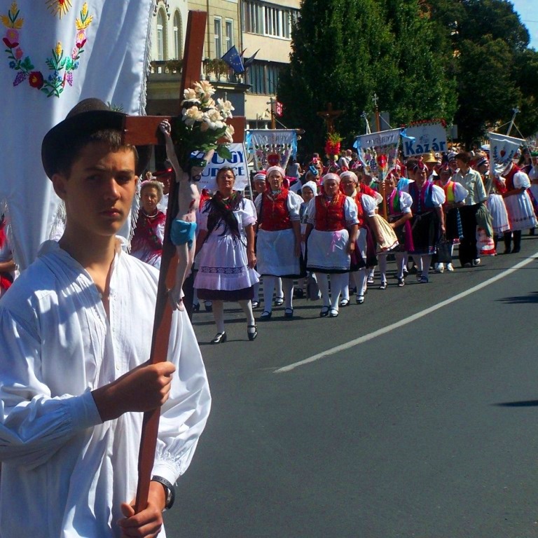 következő