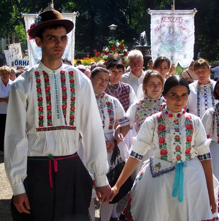 következő