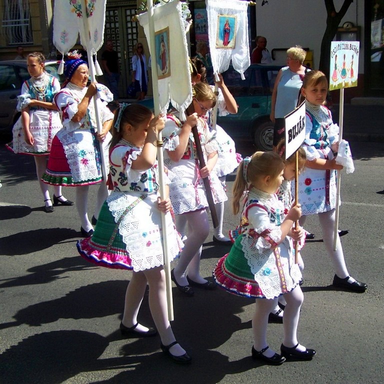 következő