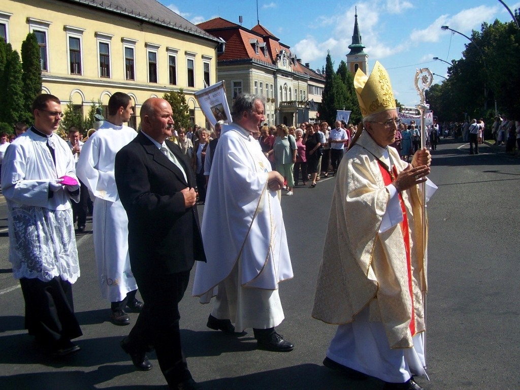 következő