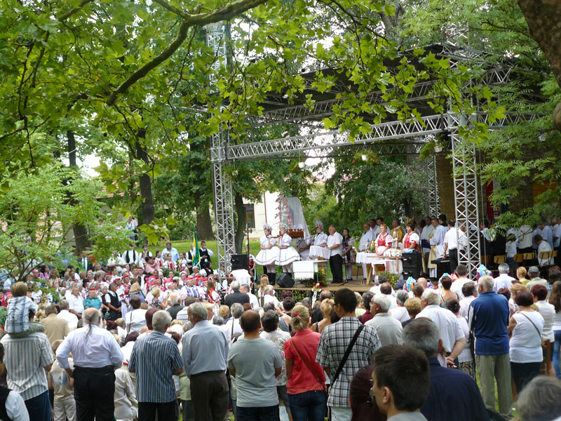 következő