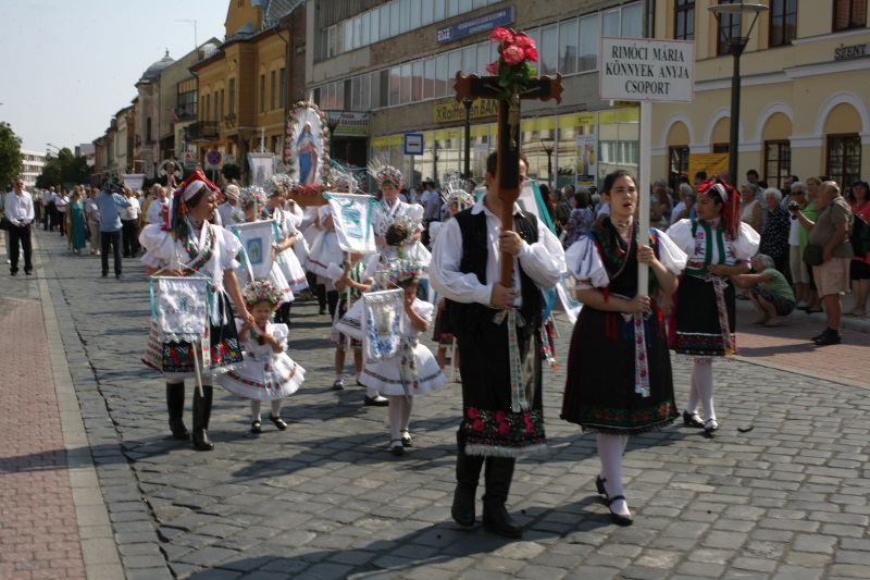 következő