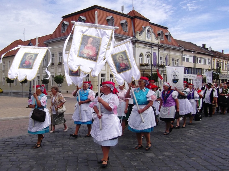 következő