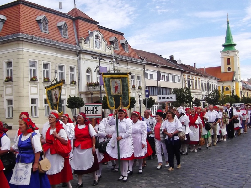 következő