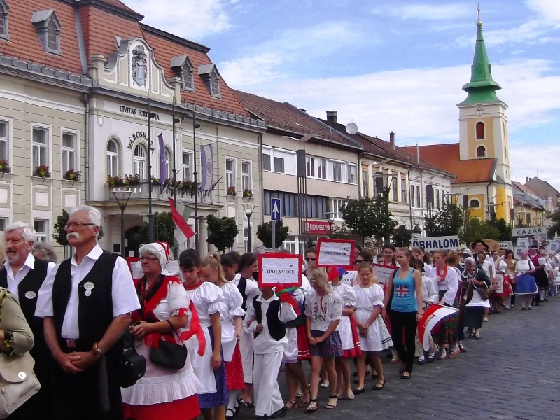 következő