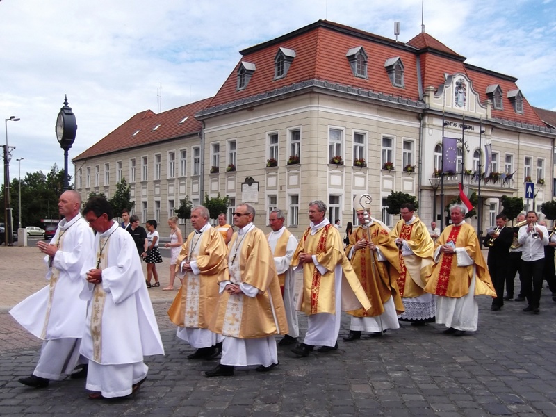 következő