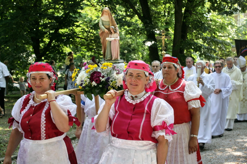 következő