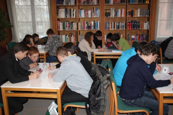 következő
