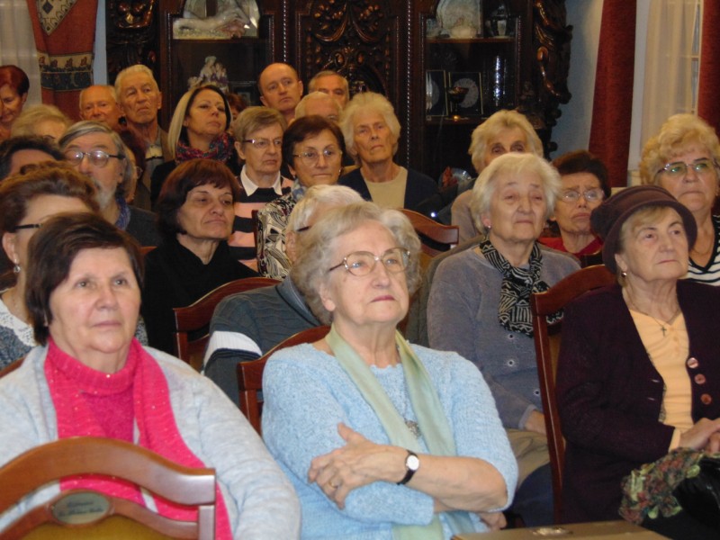 következő