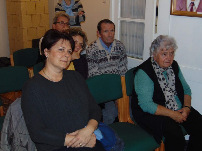 következő