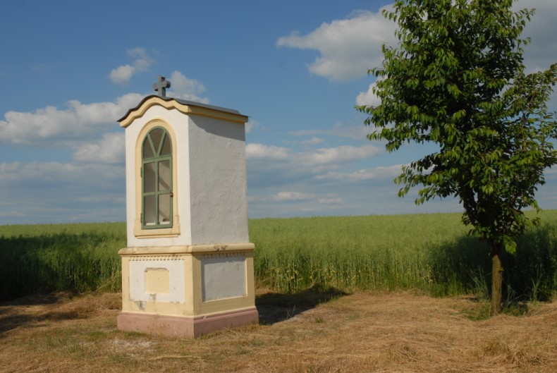 következő