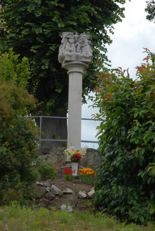 következő